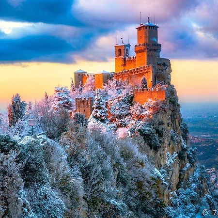 Hotel La Rocca San Marino Buitenkant foto