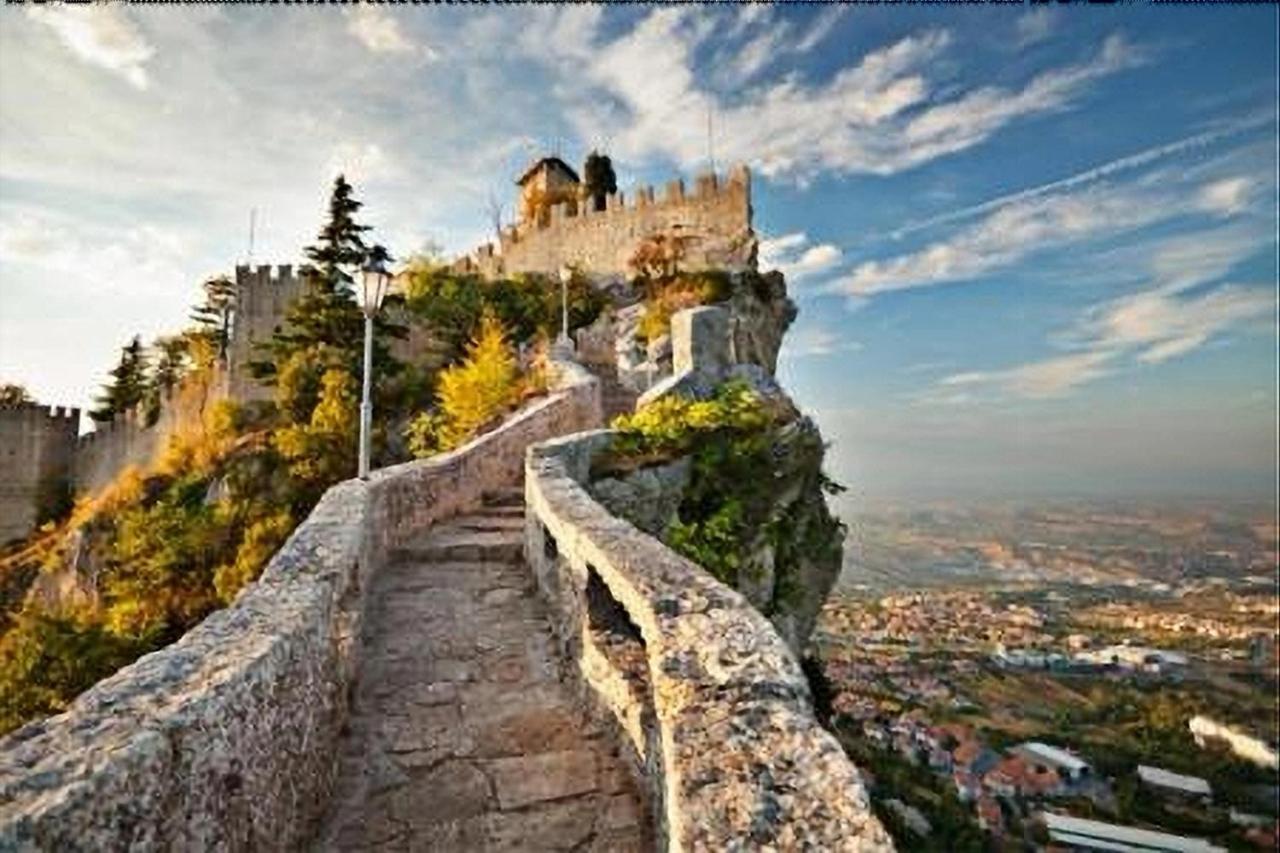 Hotel La Rocca San Marino Buitenkant foto